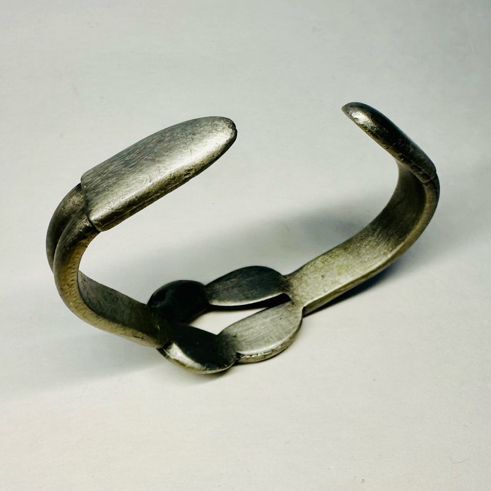 🥂SOLD🥂Pewter Double Love Knot Silver Cuff Bracelet - Picture 5 of 8